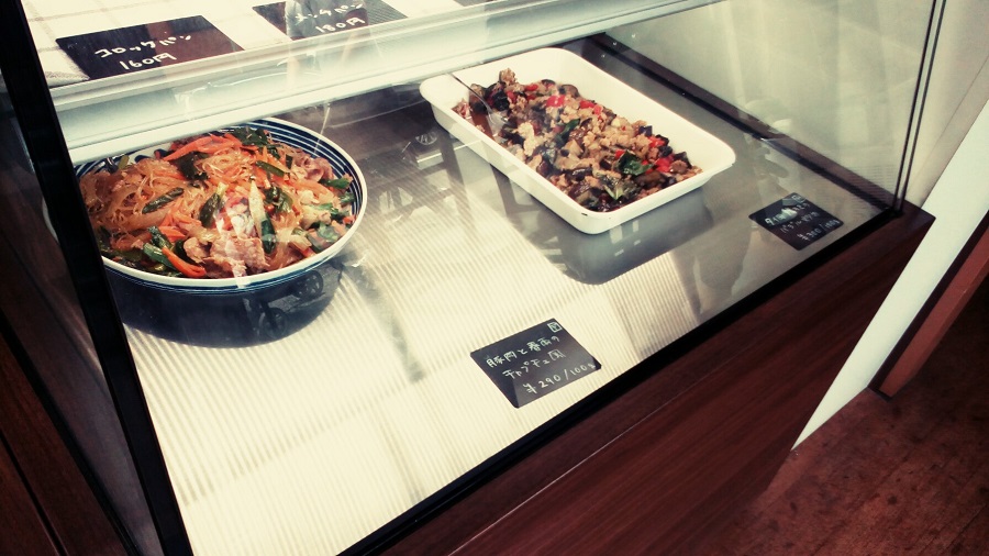 日替わりのデリ＆サラダと揚げたてのカツ＆フライのお店「Deli shop よしのや」